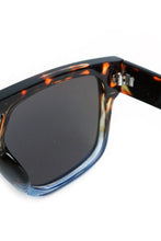Load image into Gallery viewer, Pre-Order Fashionable Mirrored Sunglasses
